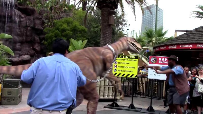 可藏脚恐龙表演服